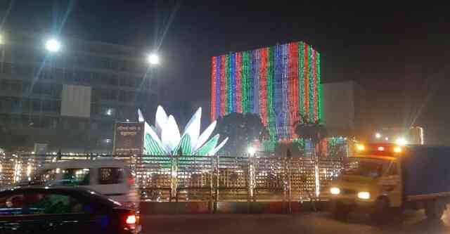 লাল-সবুজ লাল সবুজ রাজধানী dhaka Victory day national holiday 16 December bijoy dibas বিজয় দিবস ১৬ ডিসেম্বর রঙ বর্ণিল সাজ ভবন স্থাপনা সজ্জিত ঝলমল আলোকসজ্জা সেজেছে Central Bank কেন্দ্রীয় ব্যাংক Bangladesh Bank bb বাংলাদেশ ব্যাংক বিবি