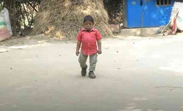 shortest human short small Men man Smallest People In The World Boy বিশ্বের সবচেয়ে খাটো মানুষ লোক খাটো মানুষ দেশের ক্ষুদ্র মানব ব্যক্তি শিশু উচ্চতা ৩০ ইঞ্চি গিনেস ওয়ার্ল্ড রেকর্ডস