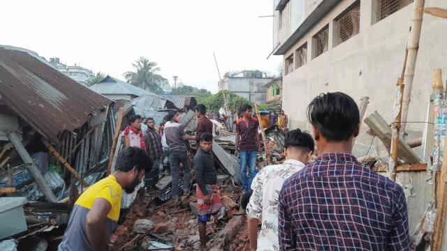 Building collapse gazipur ভবন ধস