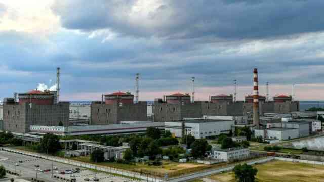 পরমাণু প্রকল্প Nuclear Power Plant Atomic Energy Centre পরমাণু প্ল্যান্ট Volodymyr Oleksandrovych Zelenskyy transliterated Zelensky Zelenskiy Ukrainian president Ukraine capital Kyiv Kiev রাষ্ট্রপতি ভলোদিমির ওলেক্সান্দ্রোভিচ জেলেনস্কি ইউক্রেন কিয়েভ