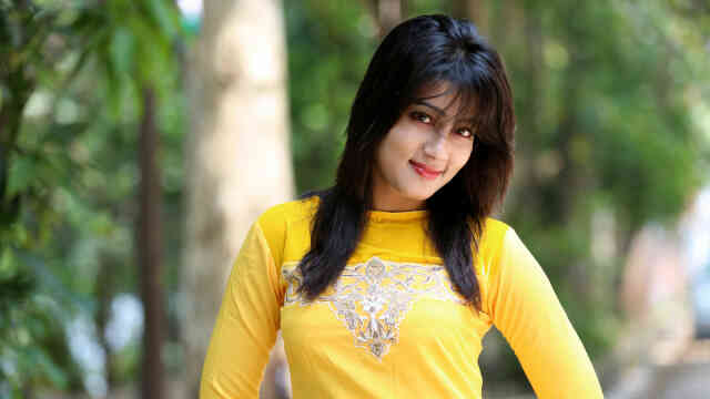 Mahiya Sharmin Akter Nipa Mahiya Mahi film actress জনপ্রিয় চিত্রনায়িকা মাহিয়া মাহি মাহিয়া শারমিন আকতার নিপা mahiya mahi