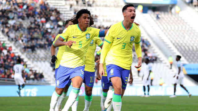 Brazil national football team Neymar da Silva Santos ব্রাজিল জাতীয় ফুটবল দল নেইমার দ্য সিলভা সান্তোস পতাকা flag