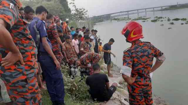 accidents uttara road accident উত্তরা রোড দুর্ঘটনা এক্সিডেন্ট দুর্ঘটনা রোড সড়ক মহাসড়ক যানজট রাস্তা বাস গাড়ি সড়ক Accident road bus gridlock Study in India comp Road Accident accident ambulance অ্যাম্বুলেন্সে medically equipped vehicle transports patients treatment facilities hospitals hospital medical care provided patient transport Ambulances emergencies emergency services এ্যাম্বুলেন্স এম্বুলেন্স রোগী পরিবহন যানবাহন হাসপাতাল জরুরি চিকিৎসা সেবা Fire Incident Fire Service কারখানা শিখা আগুন নির্মাণ দুর্ঘটনা হতাহত নিহত অগ্নিকাণ্ড অগ্নি ফায়ার সার্ভিস ফায়ার সার্ভিস সিভিল ডিফেন্স অধিদপ্তর bm কর্মক্ষেত্র ঝুঁকি কারখানা আগুন কারখানা আগুন ফায়ার সার্ভিস ফায়ার সার্ভিস ফায়ার সার্ভিস নৌকা বাইচ boat river নদী নৌকা River আড়িয়াল খাঁ নদে গোসল করতে শিক্ষার্থী নিখোঁজ madaripur ফায়ার সার্ভিস