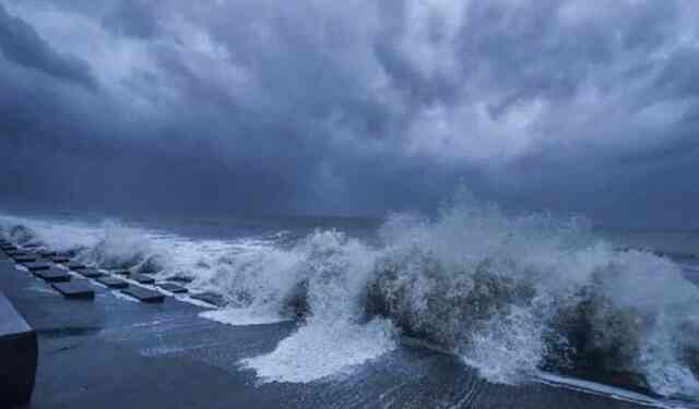 Tidal bore মাইক mike microphone CYCLONE MOCHA ghurnijhor সাইক্লোন ঘূর্ণিঝড় মোখা টর্নেডো Natural disaster প্রাকৃতিক দুর্যোগ Cyclone Storm winds wind atmosphere natural environment heavy fall rain snow hail violent outbreak thunder lightning unaccompanied Disaster বজ্র ঘূর্ণিঝড় কালবৈশাখী ঝড় শিলাবৃষ্টি তীব্র বজ্রপাত দুর্যোগ আবহাওয়ায় বিদ্যুৎচমক তুষারপাত বায়ুপ্রবাহ দাবানল বৃষ্টি Sign Sanket Signal fishing catch fish Boat ship ark skiff davit craft smack yawl scow vessel cox bazar sea beach sent martin launch ticket cabin crew Bay of Bengal Cheradip সিগন্যাল ঘূর্ণিঝড় হুঁশিয়ারি সংকেত জাহাজ তরণী সিন্দুক নৌকা জেলে নৌকা নিষিদ্ধ কারেন্ট জাল জালিয়া খাল বিল নদী নালা জাহাজ সমুদ্র সৈকত যাত্রী জলযান সাগর বঙ্গোপসাগর জাহাজ পর্যটন বান্দরবান trawler bandarban tourism recreation venues resorts ship china war launch sea যুদ্ধ জাহাজ মংলা মোংলা পায়রা সমূদ্রবন্দর sign cycloneটর্নেডো Natural disaster প্রাকৃতিক দুর্যোগ Cyclone Storm winds wind atmosphere natural environment heavy fall rain snow hail violent outbreak thunder lightning unaccompanied Disaster বজ্র ঘূর্ণিঝড় কালবৈশাখী ঝড় শিলাবৃষ্টি তীব্র বজ্রপাত দুর্যোগ আবহাওয়ায় বিদ্যুৎচমক তুষারপাত বায়ুপ্রবাহ দাবানল বৃষ্টি Sign Sanket Signal fishing catch fish Boat ship ark skiff davit craft smack yawl scow vessel cox bazar sea beach sent martin launch ticket cabin crew Bay of Bengal Cheradip সিগন্যাল ঘূর্ণিঝড় হুঁশিয়ারি সংকেত জাহাজ তরণী সিন্দুক নৌকা জেলে নৌকা নিষিদ্ধ কারেন্ট জাল জালিয়া খাল বিল নদী নালা জাহাজ সমুদ্র সৈকত যাত্রী জলযান সাগর বঙ্গোপসাগর জাহাজ পর্যটন বান্দরবান trawler bandarban tourism recreation venues resorts ship china war launch sea যুদ্ধ জাহাজ মংলা মোংলা পায়রা সমূদ্রবন্দর sign cyclone বজ্রপাত micking ঘূর্ণিঝড় মোখা মাইকিং ঘূর্ণিঝড়