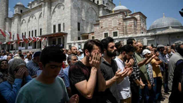 জানাজা Bangladesh Nationalist Party BNP ‎বাংলাদেশ জাতীয়তাবাদী দল বিএনপি Bangladesh Nationalist Party BNP Mirza Fakhrul Islam Alamgir বিএনপি মহাসচিব মির্জা ফখরুল ইসলাম আলমগীর ডাণ্ডাবেড়ি-হাতকড়া ডাণ্ডাবেড়ি হাতকড়া grave dead body buried funeral burial মৃত কবর দাফন জিয়ারত যিয়ারত জানাজা zanaza জানাজা