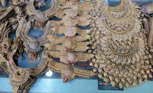 গহনা অলঙ্কার দুল চুড়ি হাড় সীতা পায়েল নূপুর অলংকার রুপার রুপা গয়না জুয়েলারি jewellery gold coin স্বর্ণ মুদ্রা সোনা gold gold mela ভাকুর্তার গয়না ভাকুর্তা গয়না