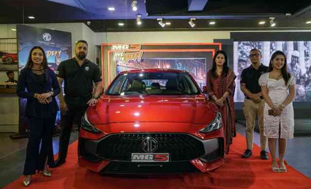 CAR IMPORT গাড়ি আমদানি car গাড়ি রোড সড়ক মহাসড়ক যানজট রাস্তা বাস গাড়ি সড়ক road bus gridlock Study in India comp BMW X7 bmw bangladesh lead এক্সিকিটিভ মোটরস বিএমডব্লিউ এক্স সেভেন MG5