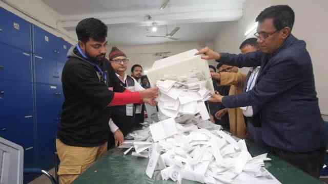 ভোট গণনা vote CEC election commission cec ec vote election Electronic Voting Machines evm ইলেকট্রনিক ভোটিং মেশিনে ইভিএম নির্বাচন কমিশন ইসি সিইসি সিইসি ইসি ইভিএম ভোট নির্বাচন জনপ্রতিনিধি ভোটার ভোটগ্রহণ সিইসি রিটার্নিং অফিসার ভোট vote vote